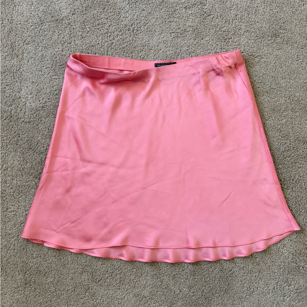 NWOT Vineyard Vines Pink Silk Skirt. Large